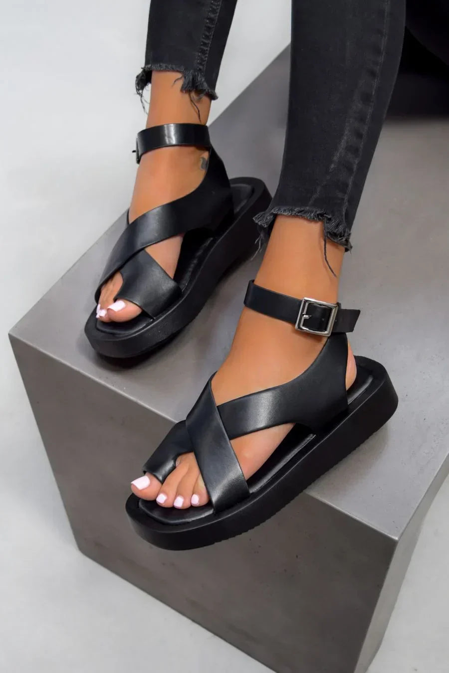 Sandalias con plataforma y cierre cruzado para mujer – CLÉA