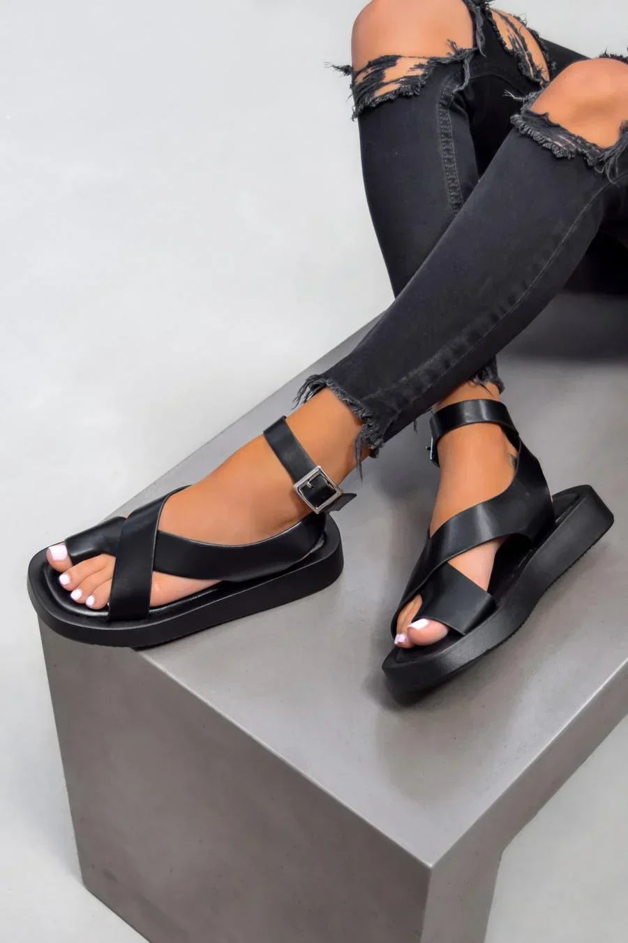Sandalias con plataforma y cierre cruzado para mujer – CLÉA