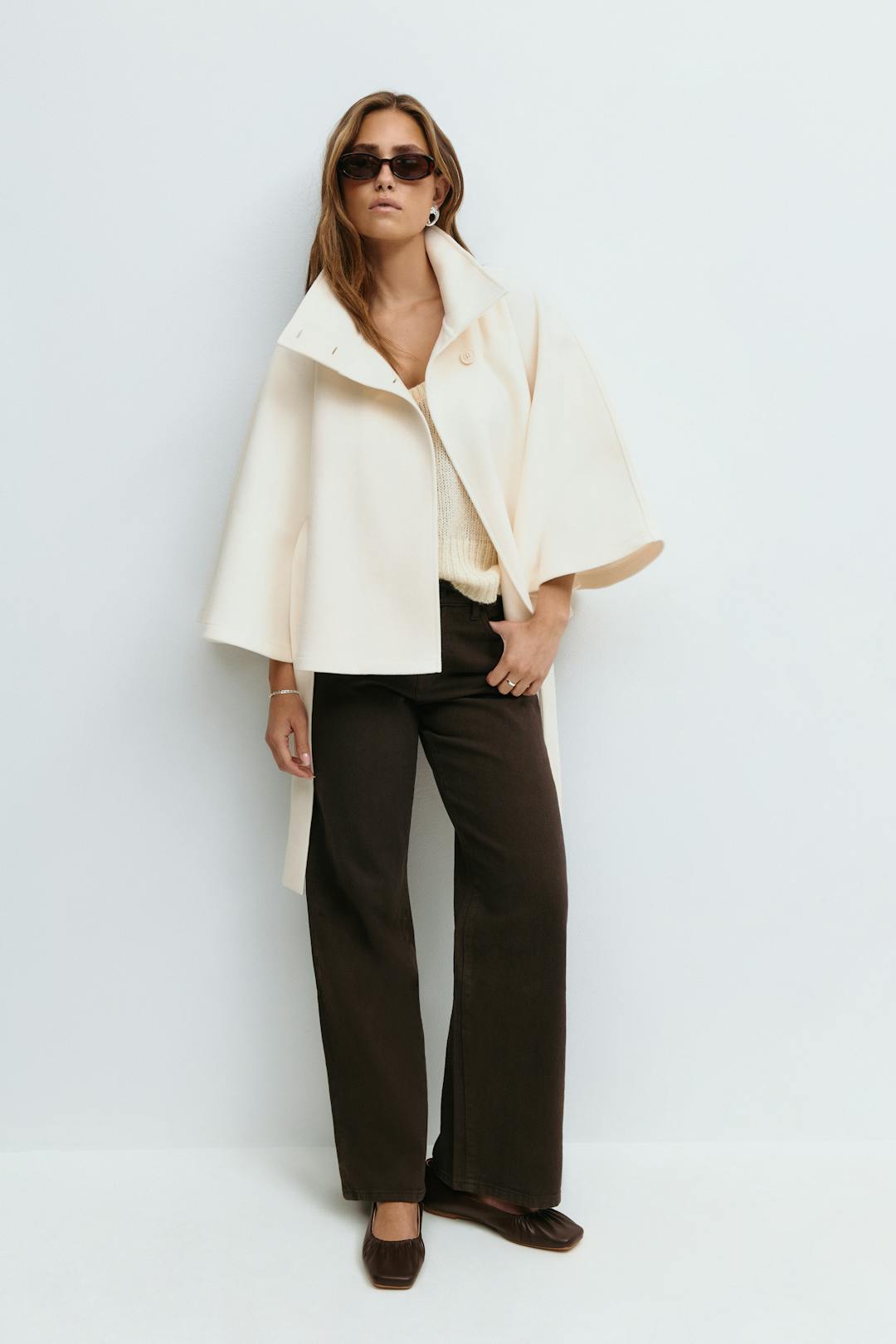 Abrigo elegante oversize para mujer con cinturón – SÉVANA