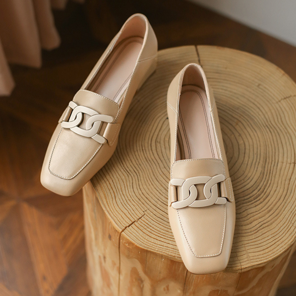 Zapatos de mujer elegantes y cómodos con diseño clásico y detalles refinados – ELYSEE ÉLITE