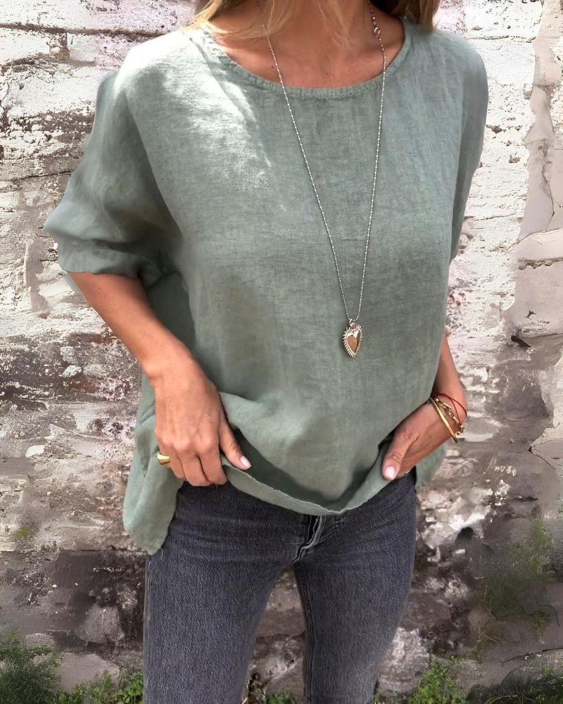Blusa básica fluida con manga corta y cuello redondo para mujer – NARA
