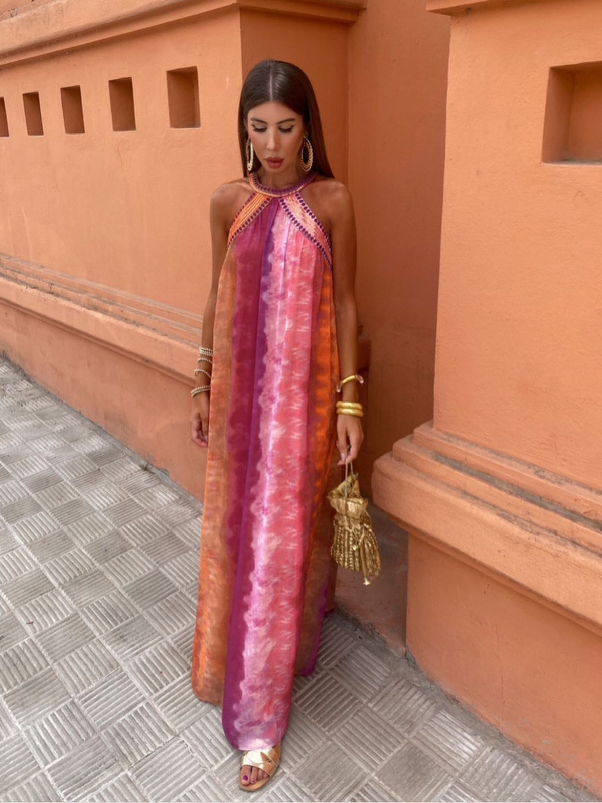 Vestido maxi de mujer con cuello halter y silueta fluida – MELIKE