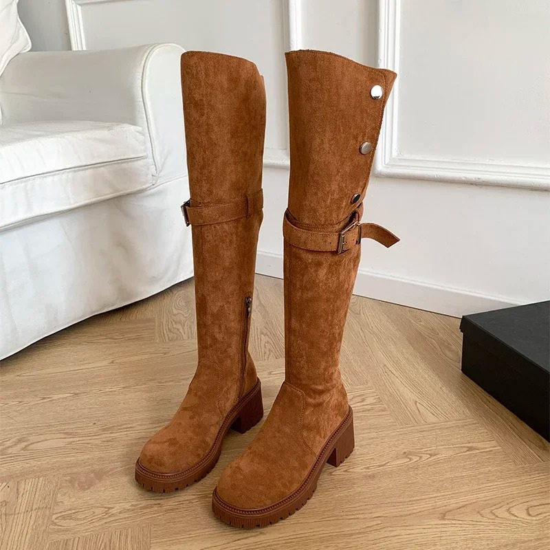 VIOLA - Botas overknee con plataforma y detalles metálicos para mujer
