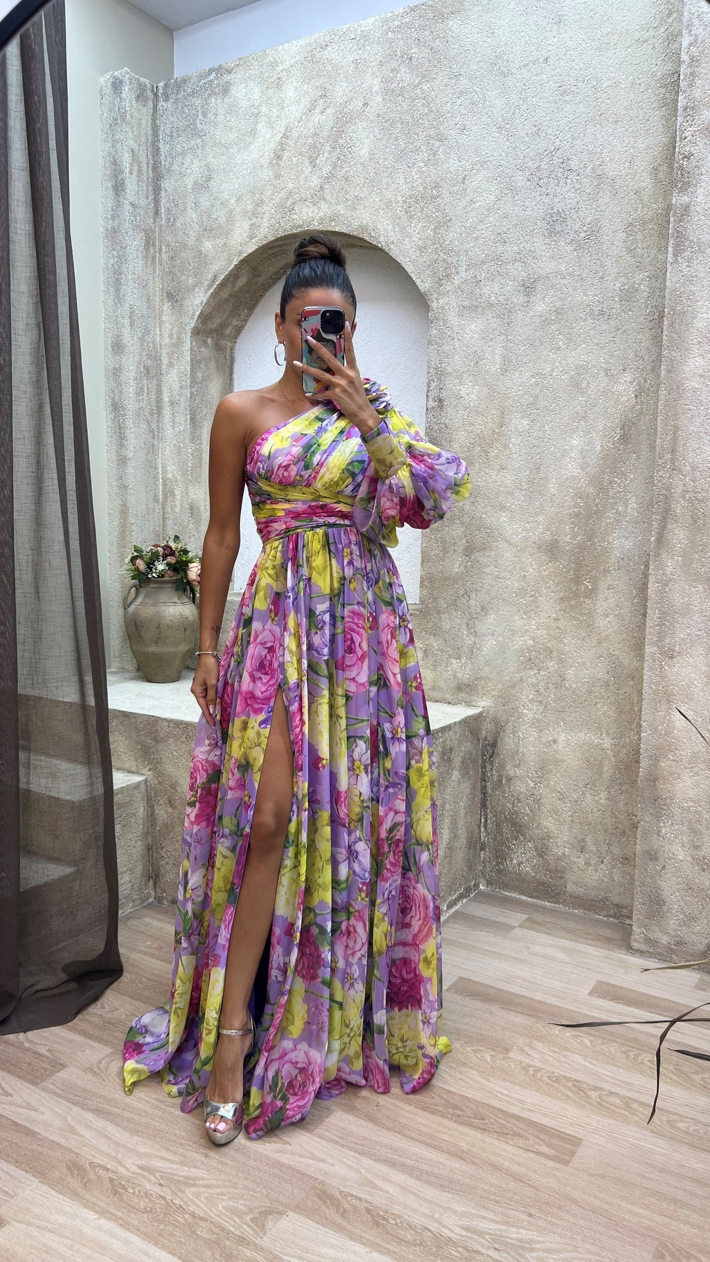 Vestido largo floral con hombro descubierto – Elanisse