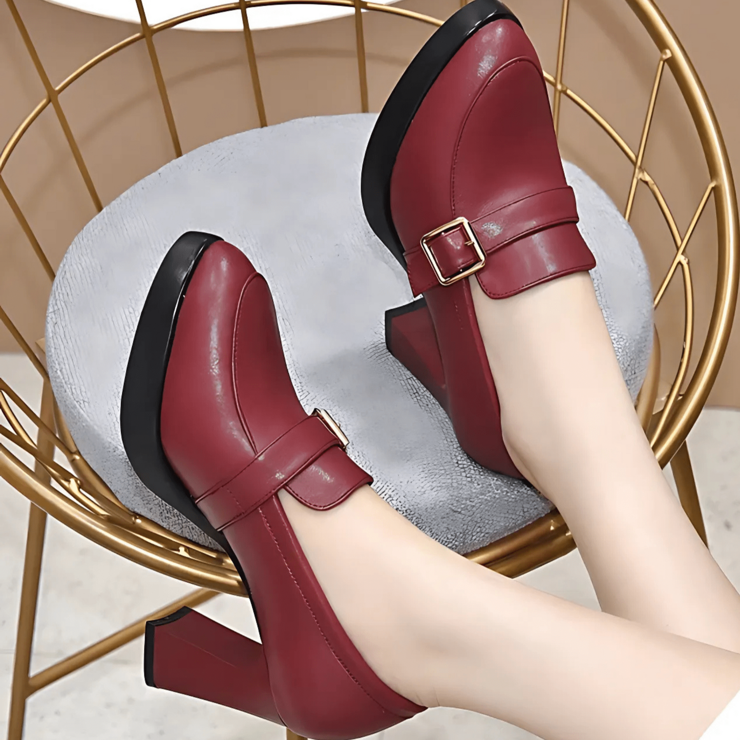 Zapatos de tacón clásicos con punta fina y acabado elegante – LUNARA