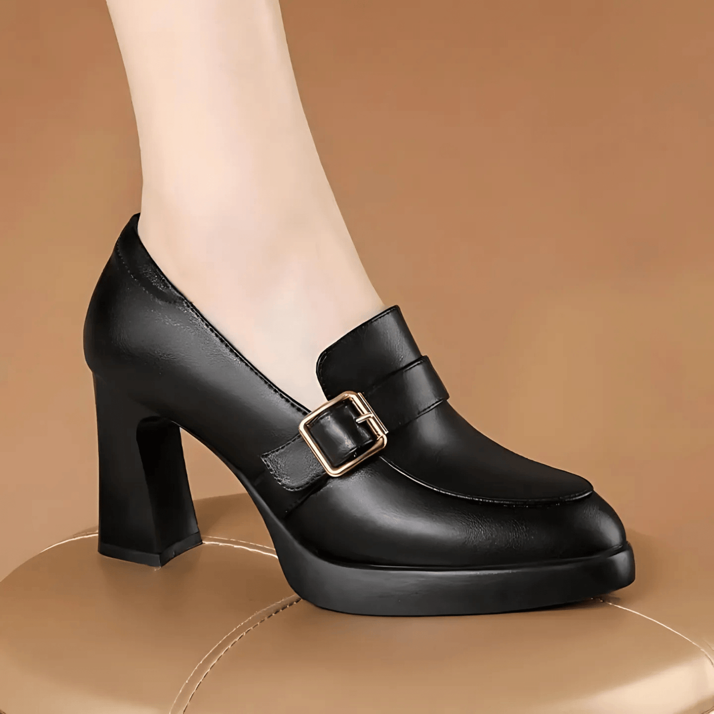 Zapatos de tacón clásicos con punta fina y acabado elegante – LUNARA