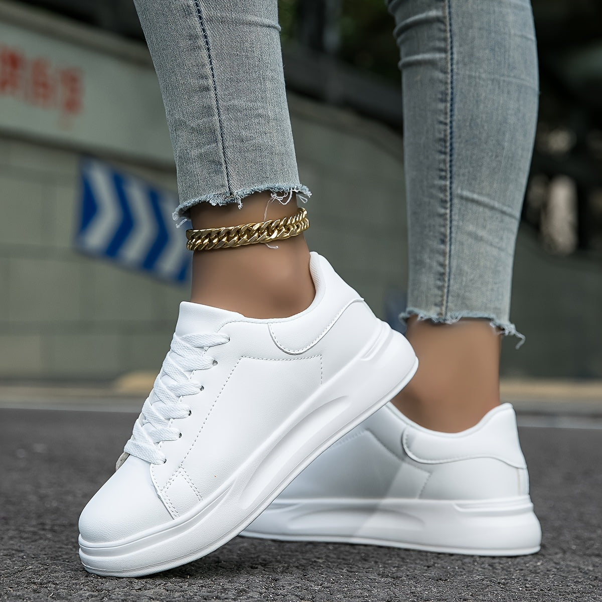 Zapatillas bajas de mujer con diseño limpio y plataforma elevada – HERTA