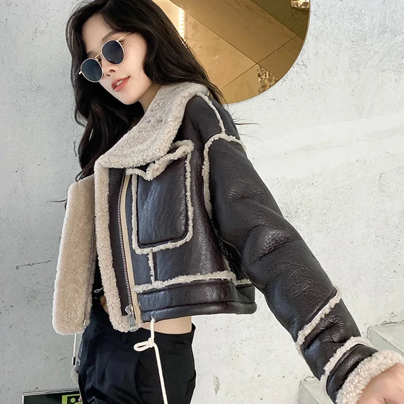THALASSA - Chaqueta de cuero con cremallera, forro polar y bolsillos delanteros para mujeres