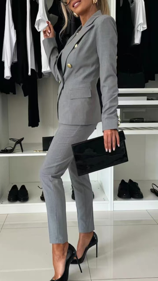 Conjunto de dos piezas para mujer con blazer entallado y pantalón – AMÉLIA RoseSuit