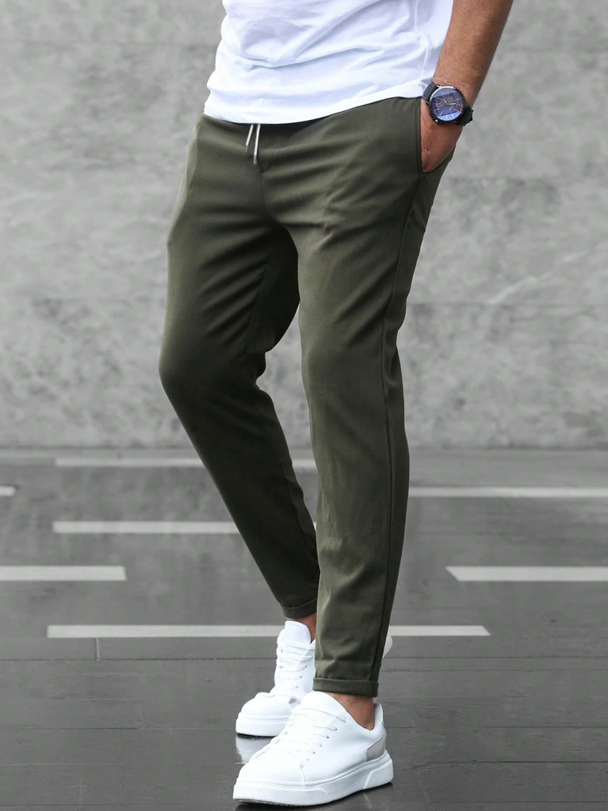 Pantalón deportivo para hombre con corte ajustado y estilo urbano – FERANOX