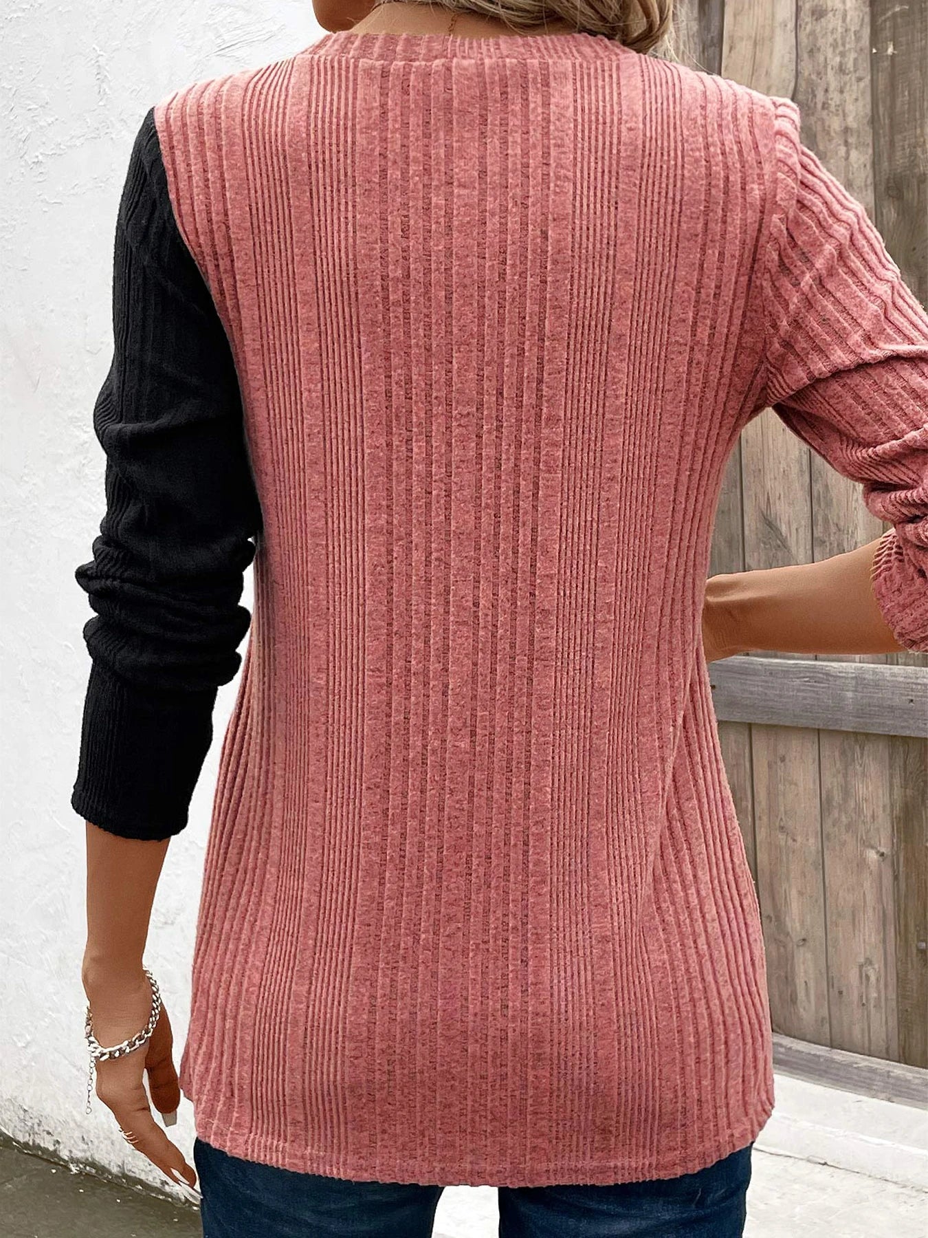 ANNALISA - Camiseta de manga larga con detalles de bloques de color y ribetes con botones para mujeres