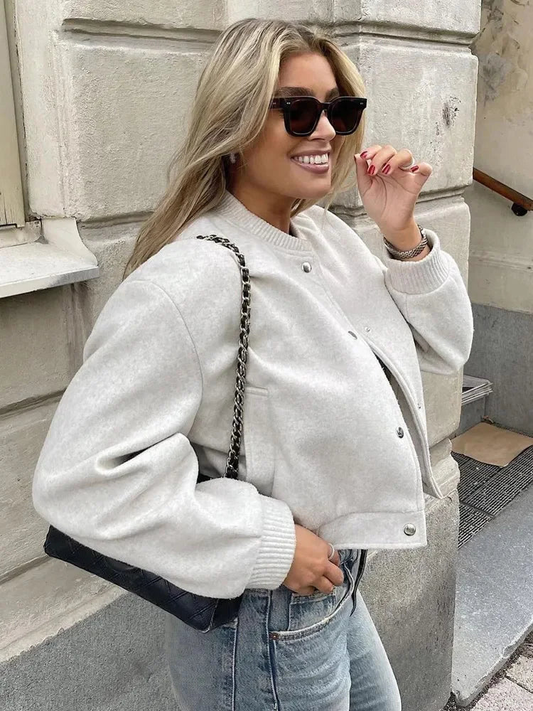 Cazadora bomber corta para mujer con botones de presión – ALVÉA