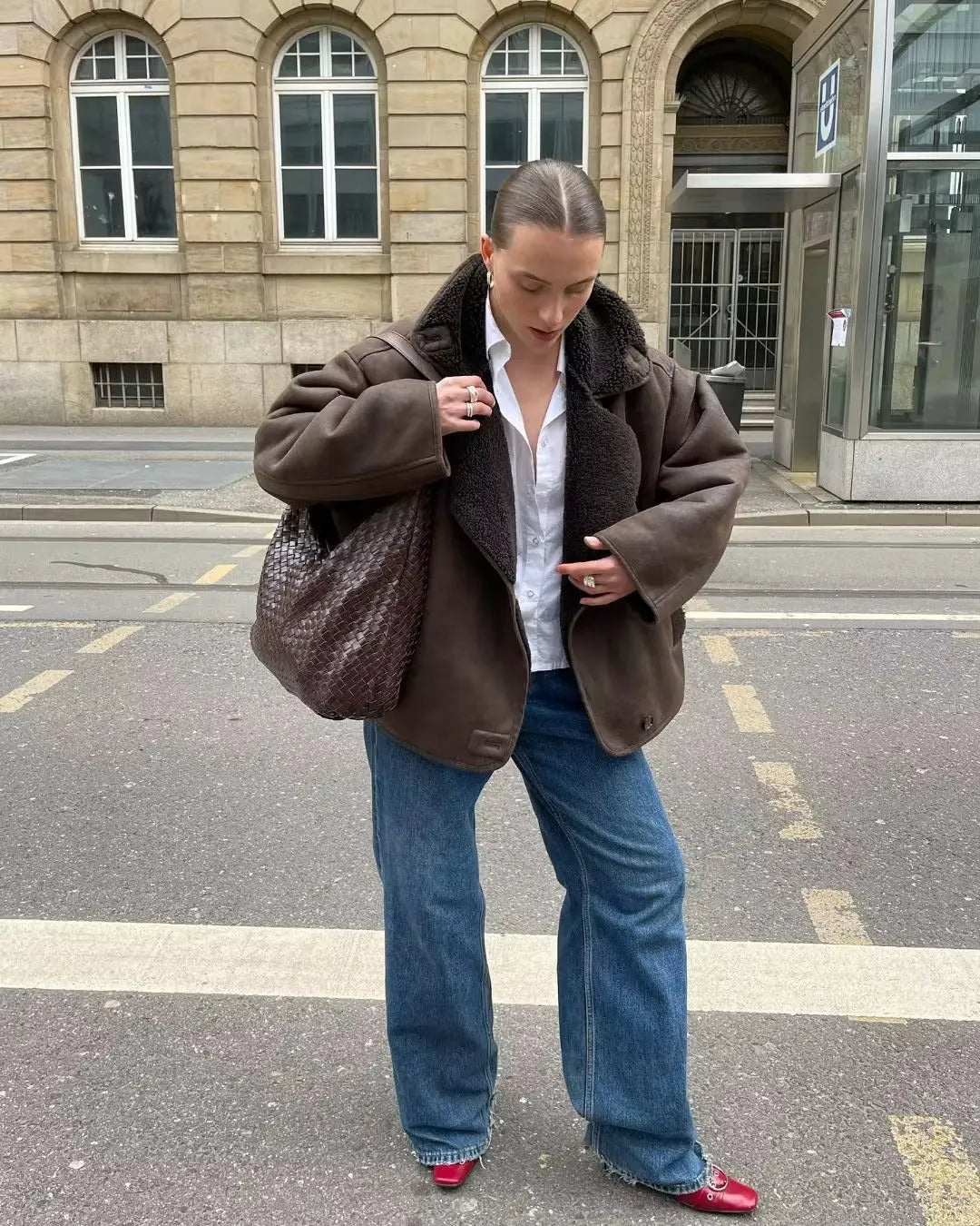 Chaqueta de mujer en polipiel con diseño moderno – LISA