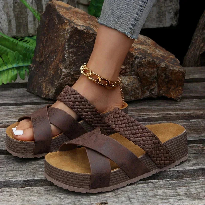 Sandalias de mujer con plataforma gruesa y estilo moderno – ELARA STEP UP