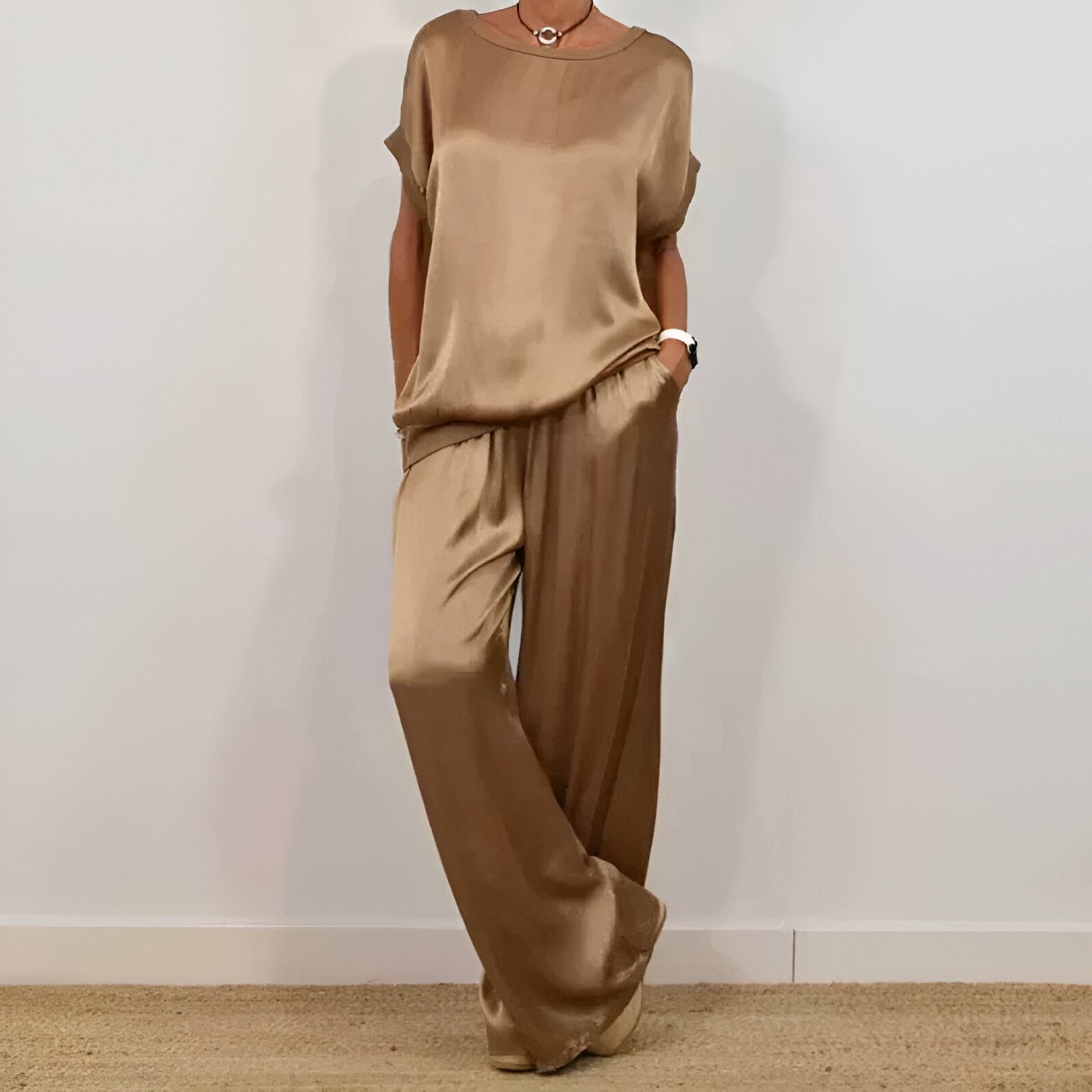 Conjunto satinado de dos piezas con top y pantalón – ZARELLE