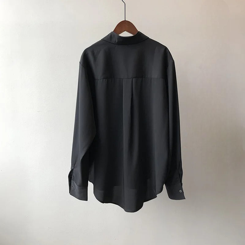 Blusa tipo camisa de estilo relajado y sofisticado – MONARA