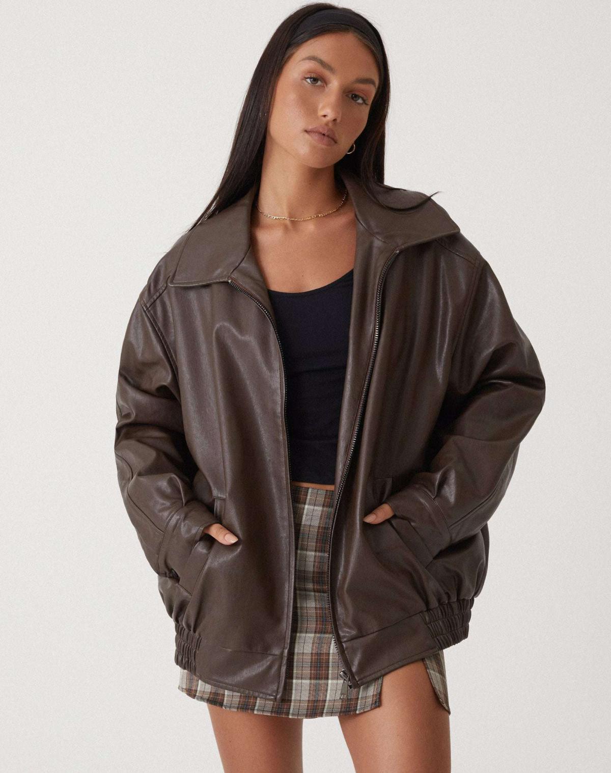 Chaqueta oversized de mujer en cuero sintético – CLARA