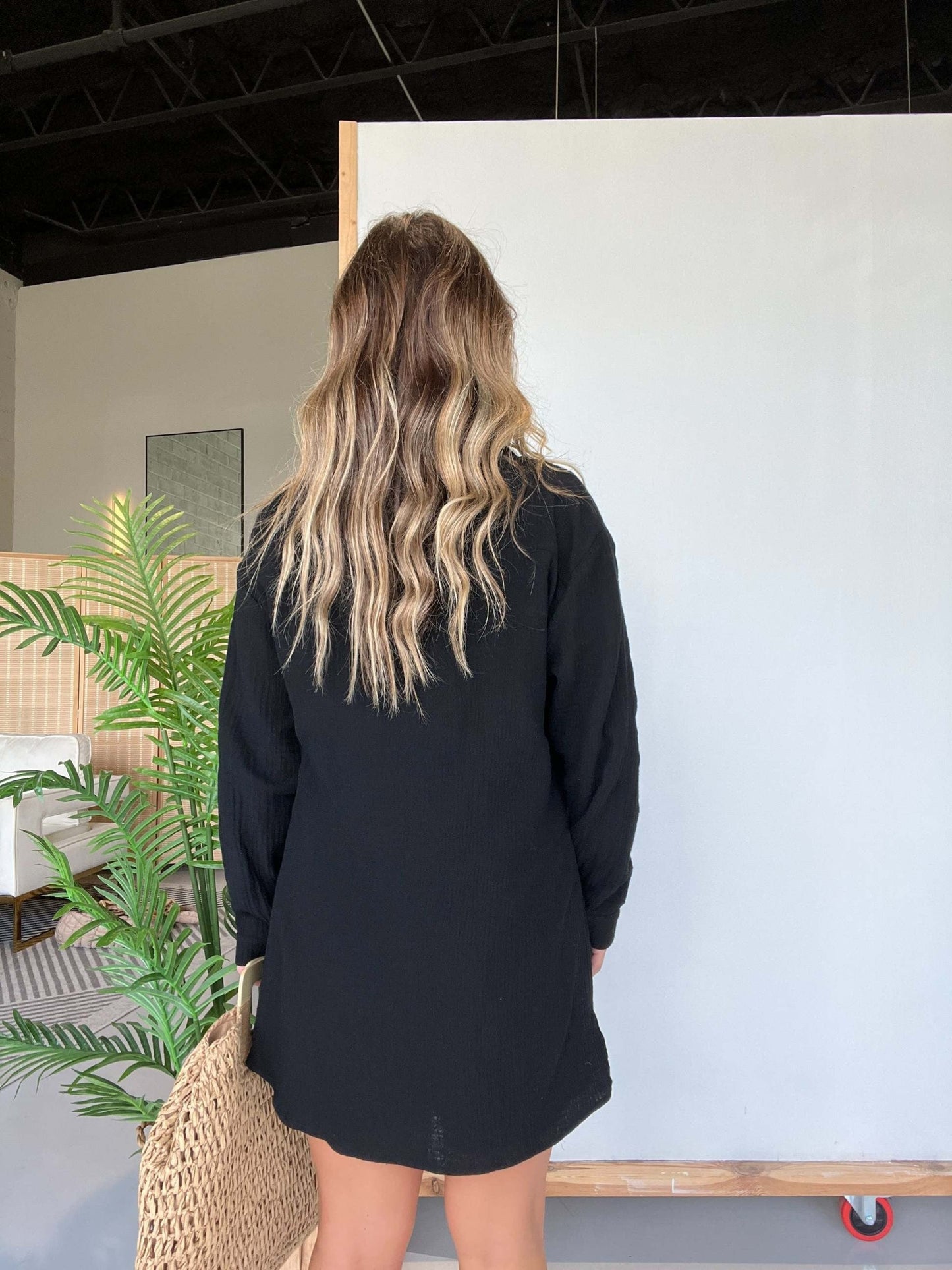 Conjunto elegante con blusa de lazo y shorts de talle alto para mujer – BLANKA