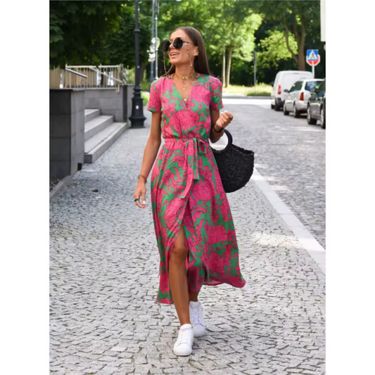 Vestido cruzado elegante con silueta fluida y estampado – VALERÍA