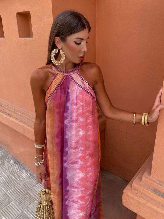 Vestido maxi de mujer con cuello halter y silueta fluida – MELIKE