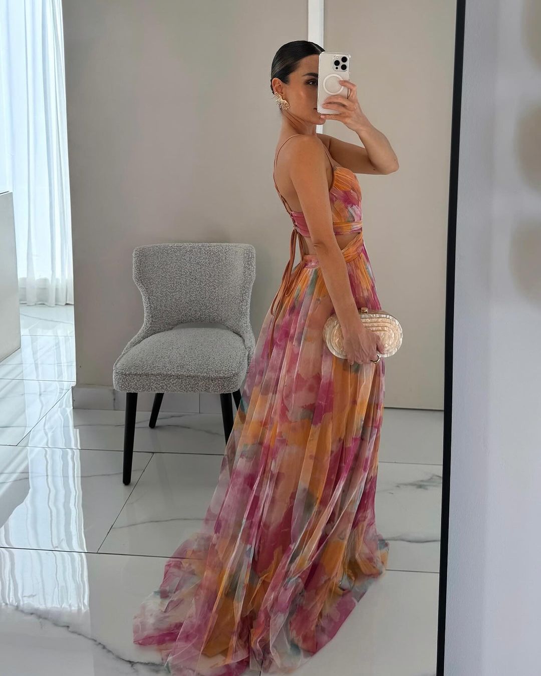 Vestido largo floral con caída fluida y estilo romántico – VIOLETTE BLOOM