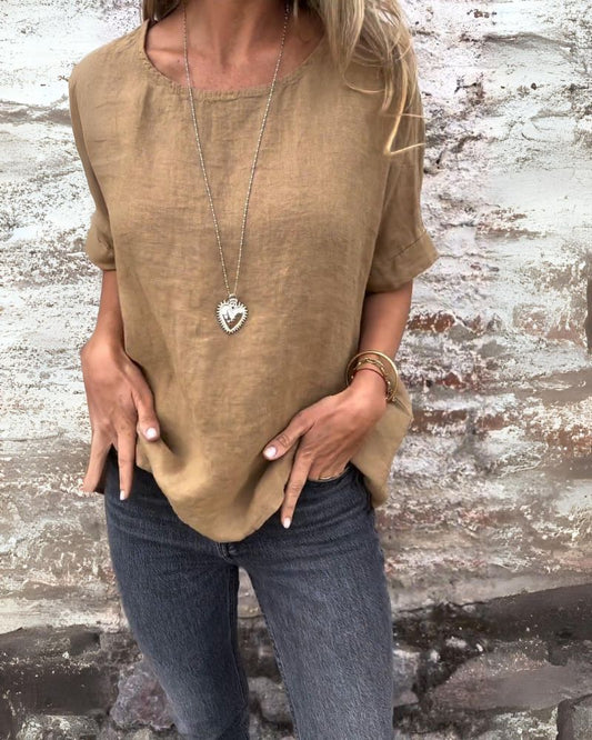 Blusa básica fluida con manga corta y cuello redondo para mujer – NARA