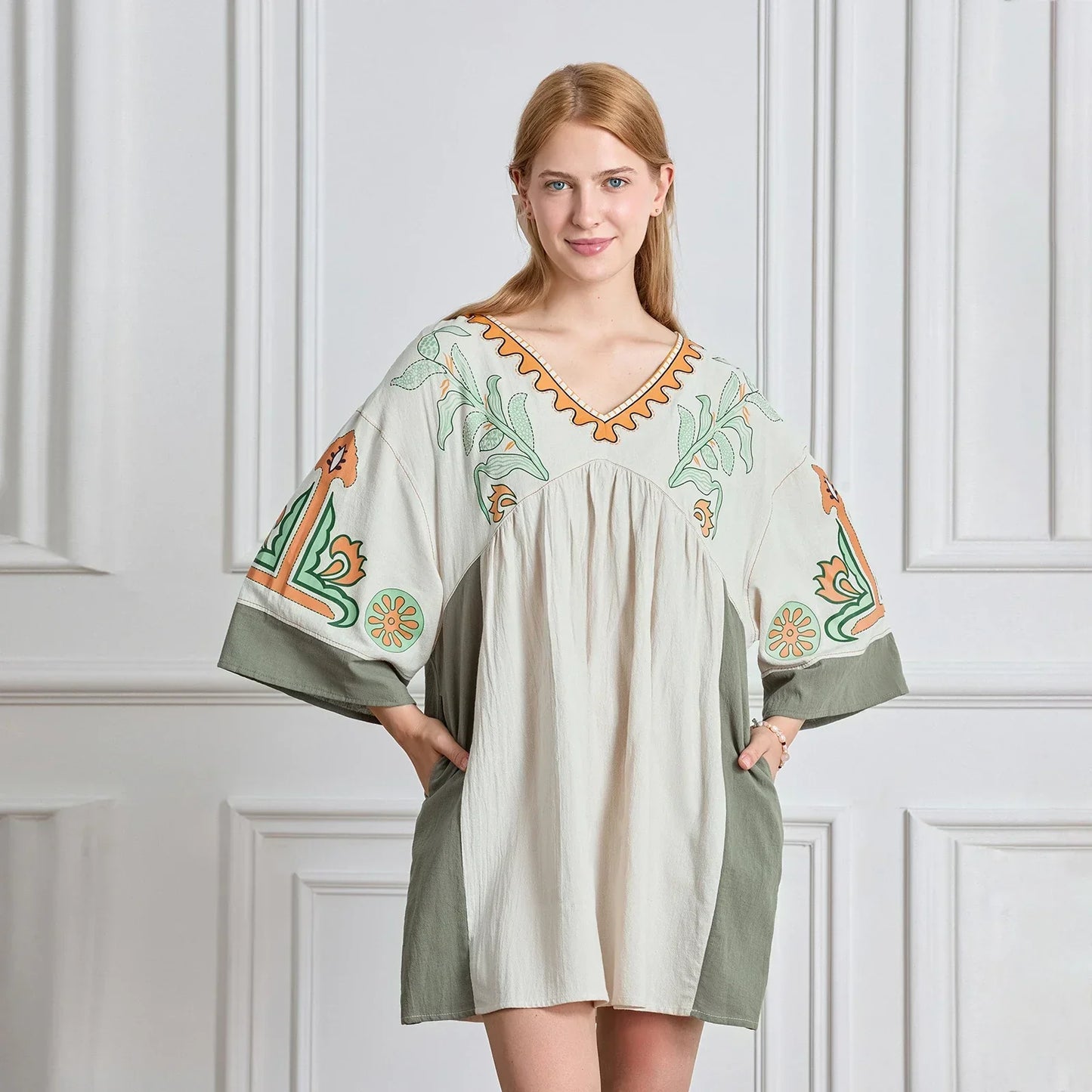 Vestido tipo túnica de mujer con escote en V y bordados decorativos – MABRIELA