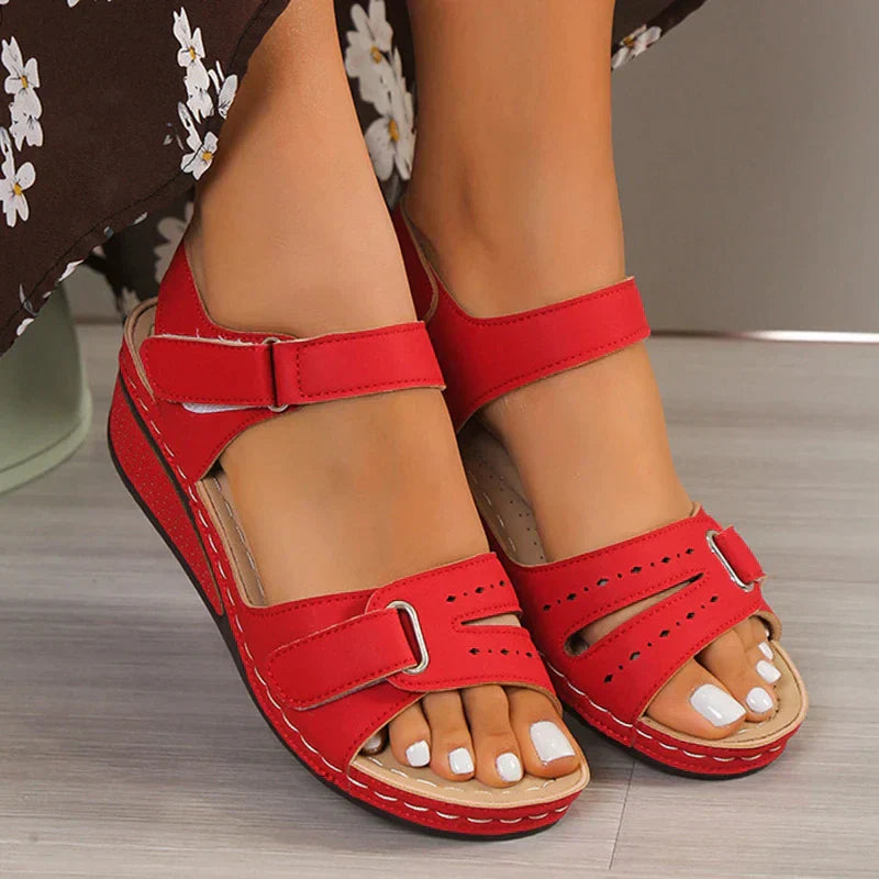 Sandalias ortopédicas para mujer con plantilla anatómica y ajuste cómodo – CLÉONIA