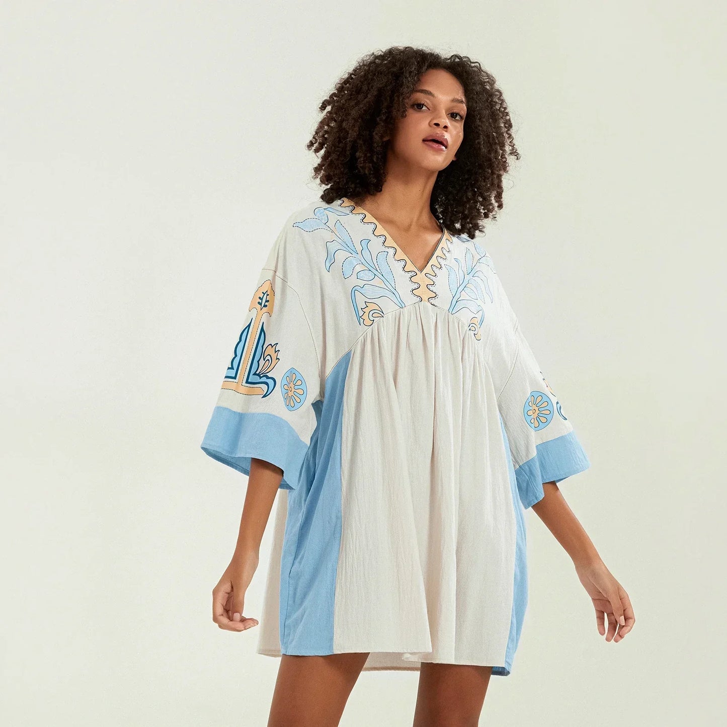 Vestido tipo túnica de mujer con escote en V y bordados decorativos – MABRIELA