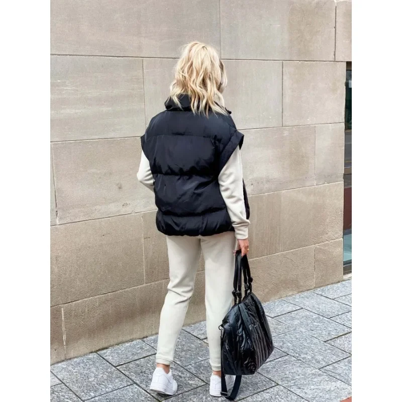 Chaqueta de mujer sin mangas y diseño moderno – JESSIKA