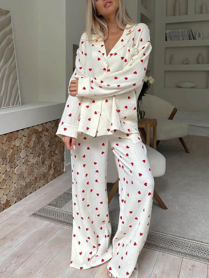 Conjunto cómodo para mujer con estampado de corazones – AMÉLY