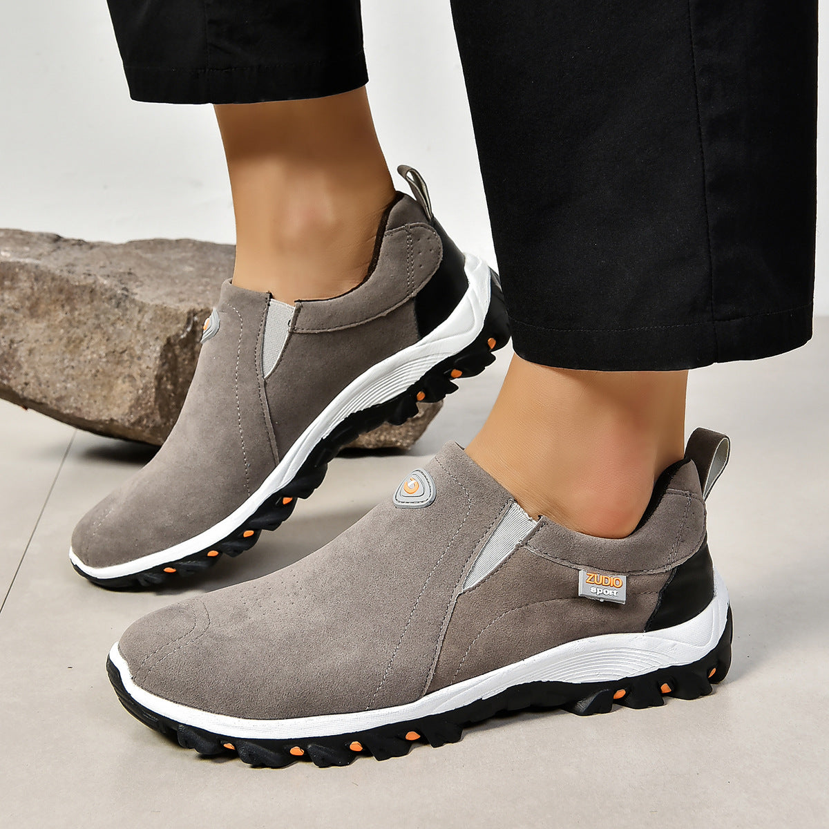Zapatos slip-on de hombre con suela de agarre – ZINAIDA