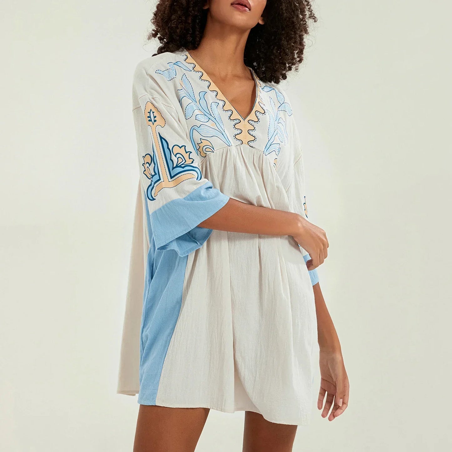 Vestido tipo túnica de mujer con escote en V y bordados decorativos – MABRIELA