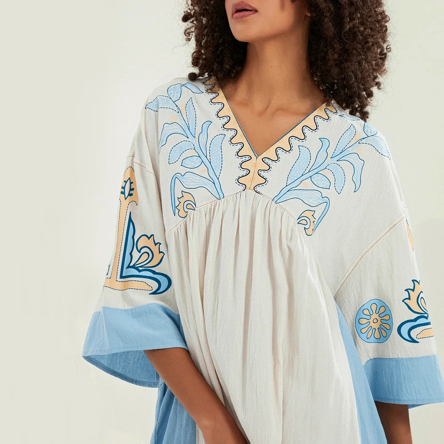 Vestido tipo túnica de mujer con escote en V y bordados decorativos – MABRIELA