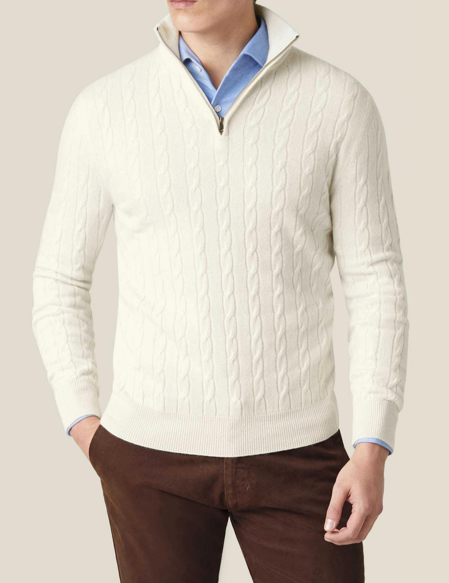 Suéter de hombre con dibujo trenzado y cuello alto con cremallera – ALDERIK
