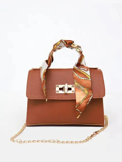 Bolso de mano elegante con cadena y pañuelo decorativo – CALISSA