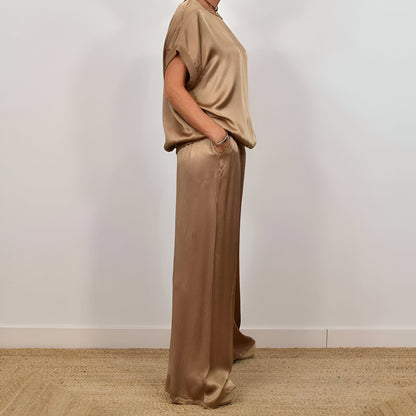 Conjunto satinado de dos piezas con top y pantalón – ZARELLE