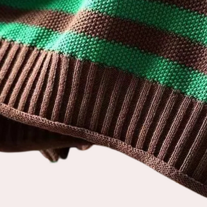 Jersey oversize de rayas con cuello alto y tejido suave – AURELLE