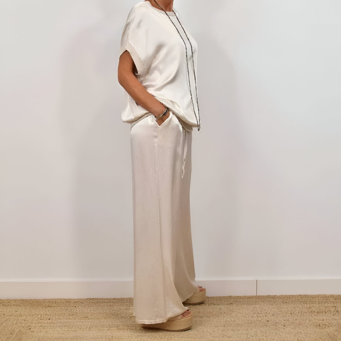 Conjunto satinado de dos piezas con top y pantalón – ZARELLE